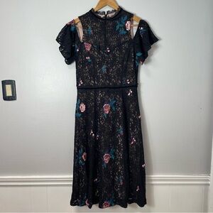 Stunning 🤩 Ivanka Trump black lace dress size 6